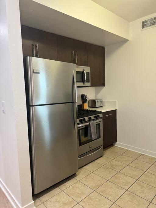 The Carlton- Modern-Luxury 2 Master Suites In Hrt Of Sm Steps To Ocean Ave ロサンゼルス エクステリア 写真