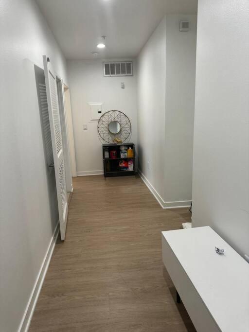 The Carlton- Modern-Luxury 2 Master Suites In Hrt Of Sm Steps To Ocean Ave ロサンゼルス エクステリア 写真