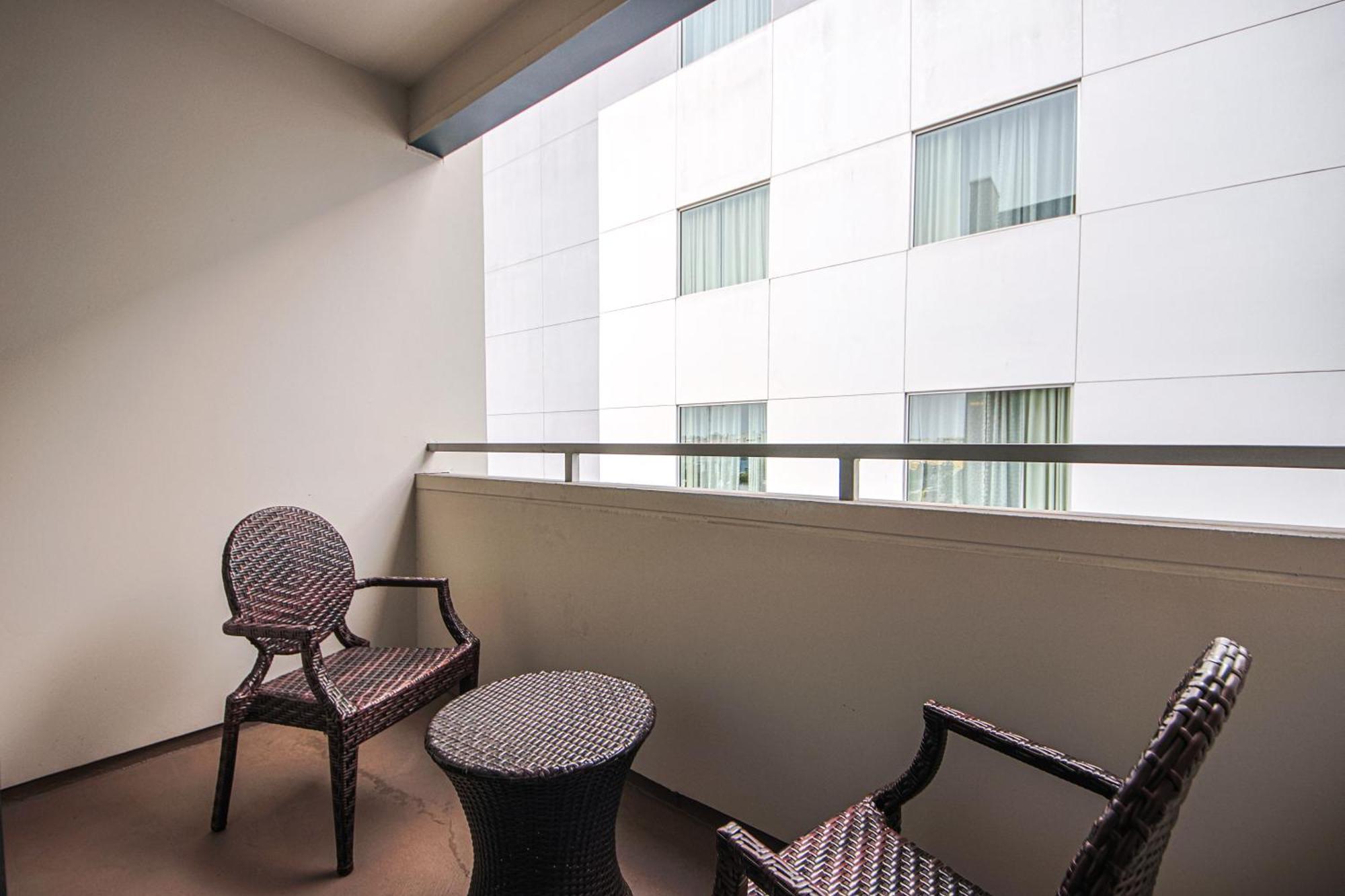 The Carlton- Modern-Luxury 2 Master Suites In Hrt Of Sm Steps To Ocean Ave ロサンゼルス エクステリア 写真